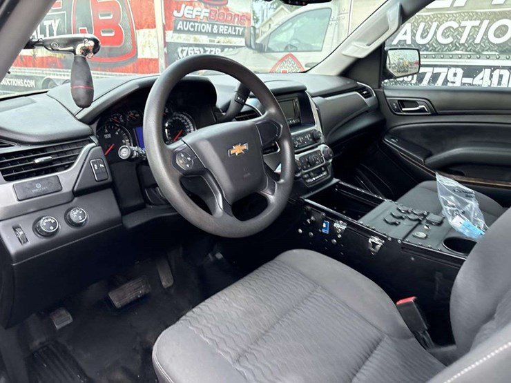 2016-chevrolet-tahoe-image-19