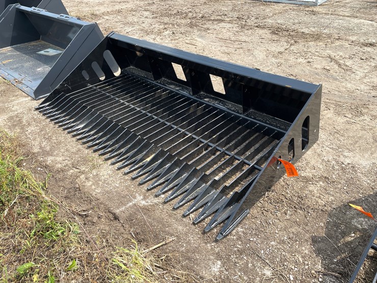 #9812-•-wolverine-78"-rock-bucket-attachment-image-1