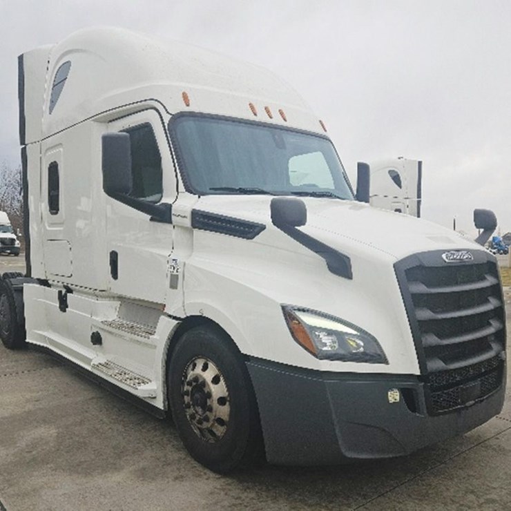 2020 FREIGHTLINER CASCADIA 126