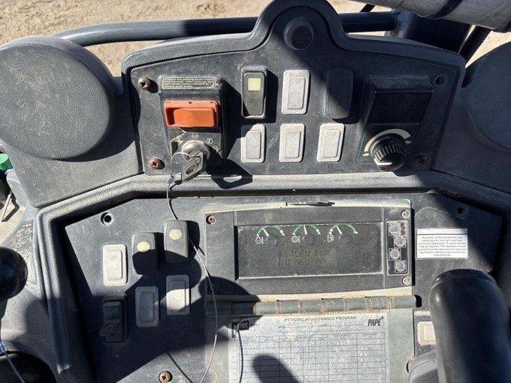 2007-deere-410j-image-41