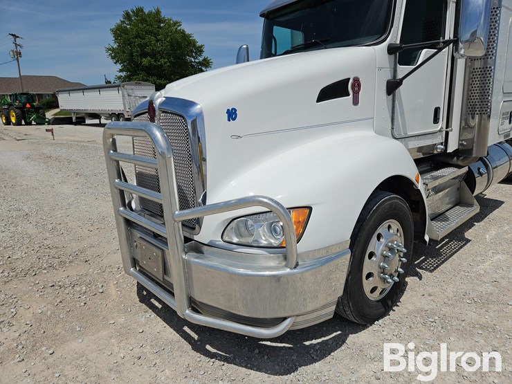 2014-kenworth-t660-image-9
