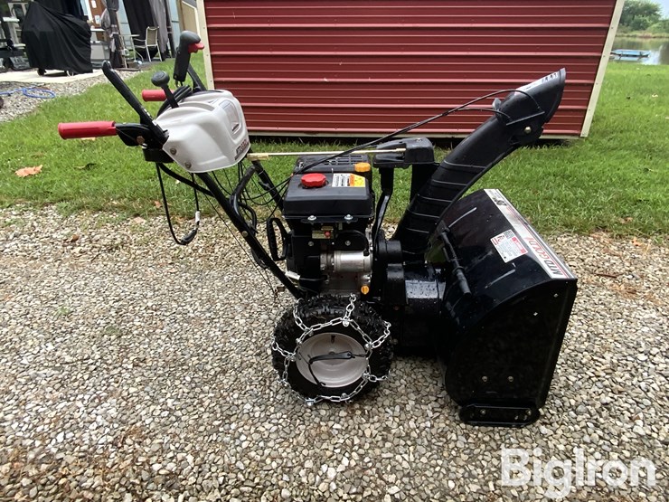 mtd-gold-28”-2-stage-snow-blower-image-4