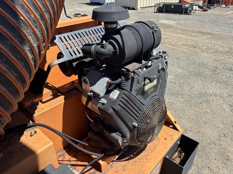 2014-scag-giant-vac-vacuum-trailer-image-19