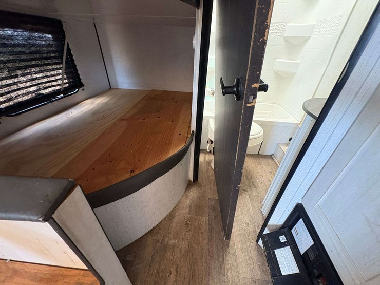 2022-heartland-trailrunner-29'-bumper-pull-travel-trailer-image-25