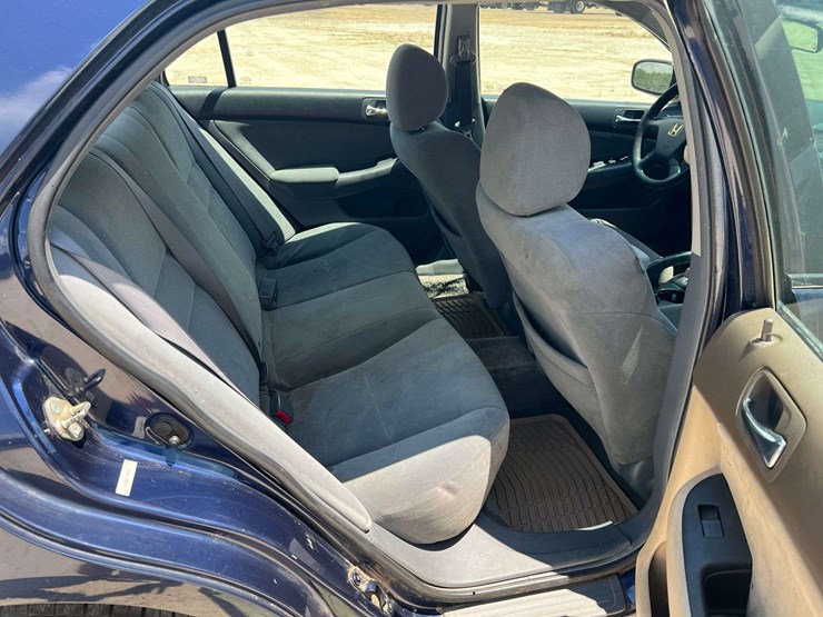 2006-honda-accord-4-door-sedan-(241,528-miles)-image-21