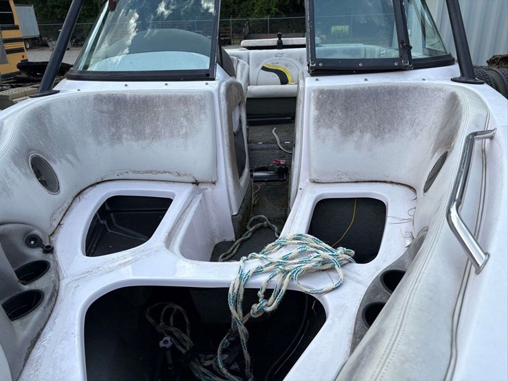 2002-smoke-craft-super-air-nautique-boat-image-4