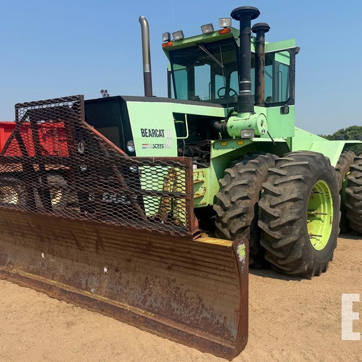 STEIGER BEARCAT III ST225