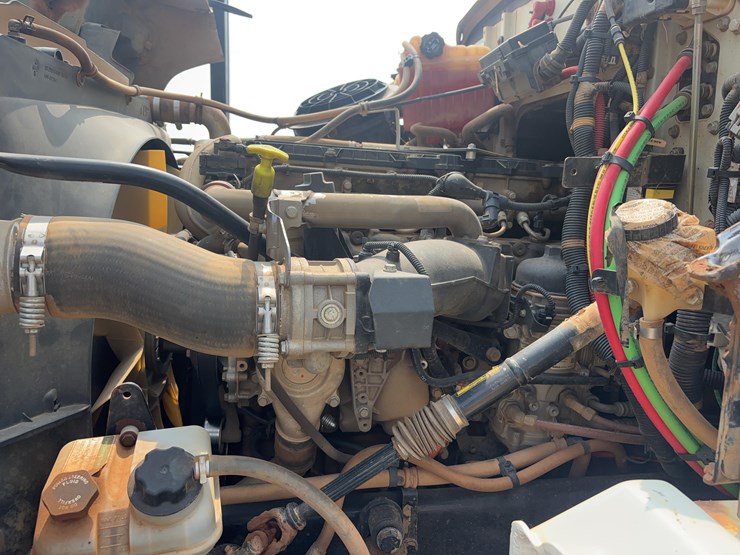 2015-western-star-w4700-semi-image-14