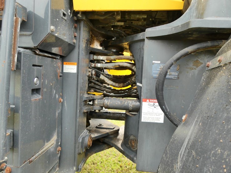 komatsu-wa320-image-11