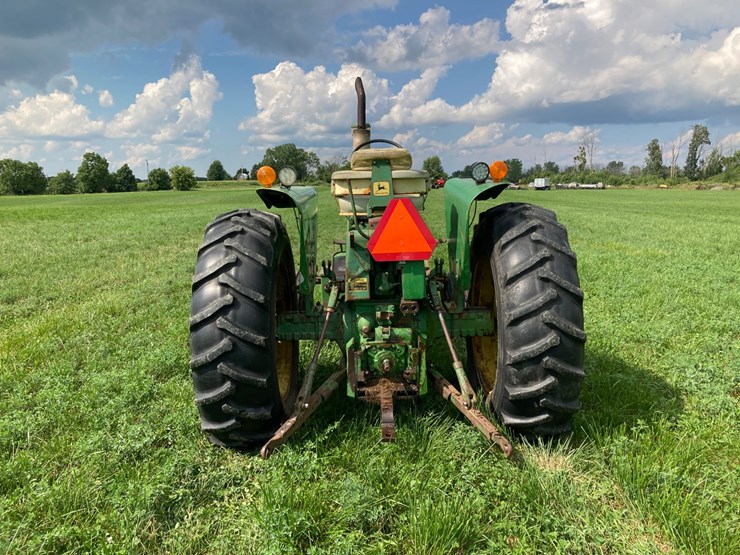 john-deere-3020-image-4