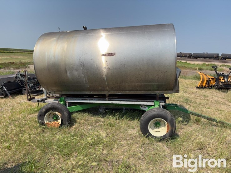 stainless-1500-gal-ss-tank-on-running-gear-image-8