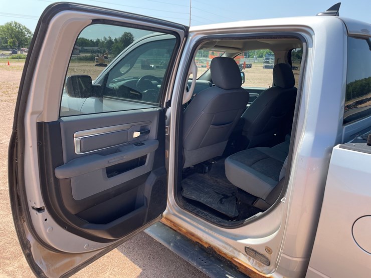 2013-dodge-1500-image-53