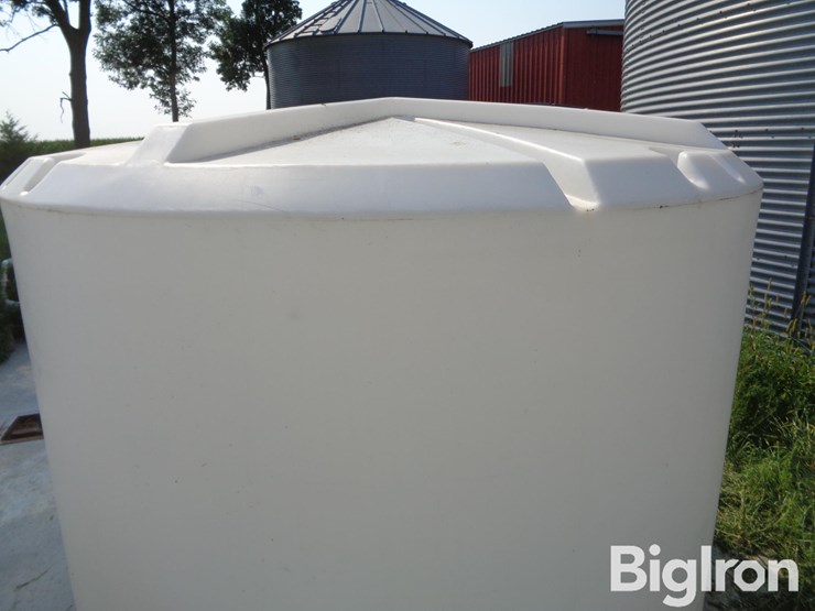 ace-roto-mold-1,500-gal-poly-tank-image-13