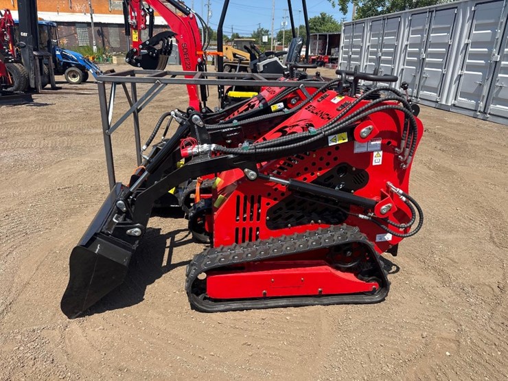 new-sd-lanch-co-mini-stand-on-skidloader-model-ssl60-image-1