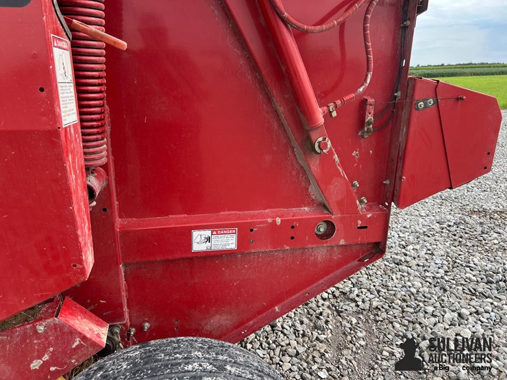 new-holland-br770-image-13