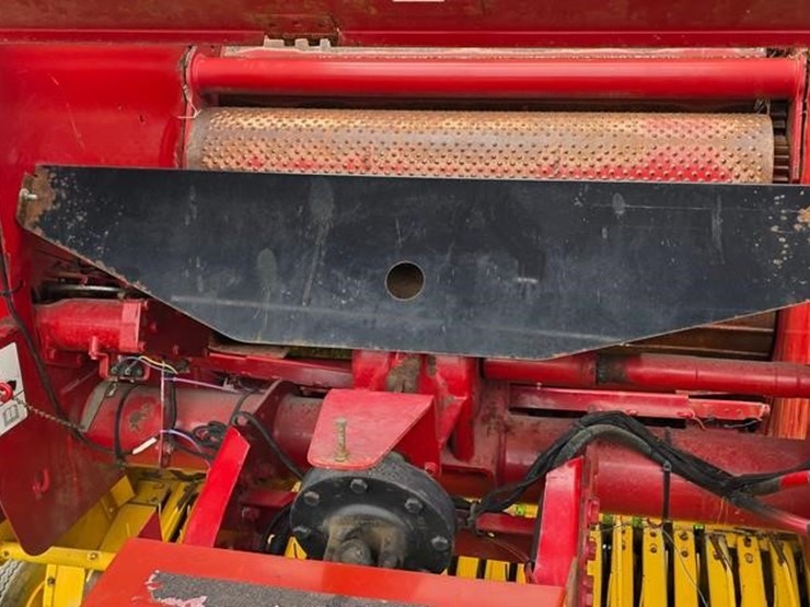 new-holland-br7060-image-22