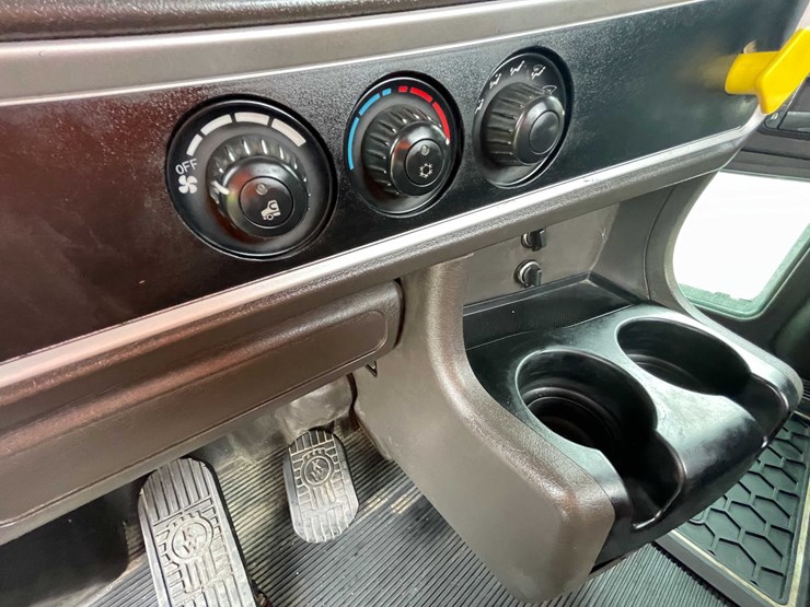 2006-kenworth-t800-image-84