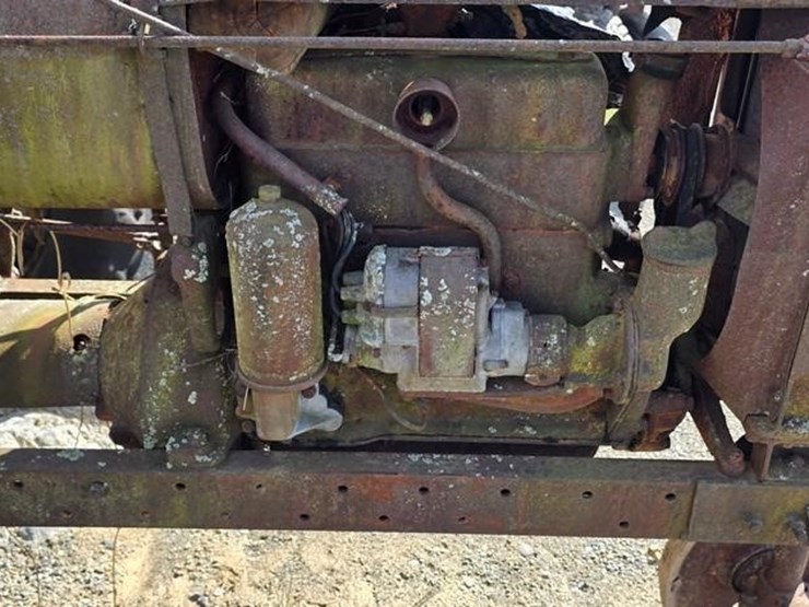 farmall-f14-tractor-(not-running)-image-19