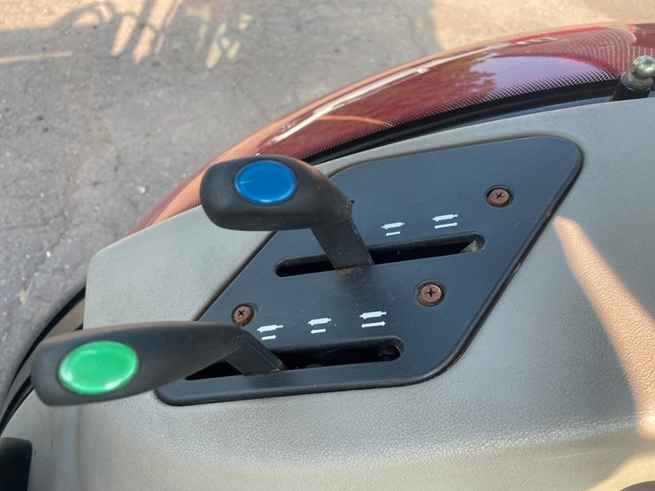 2019-case-ih-farmall-75a-image-55