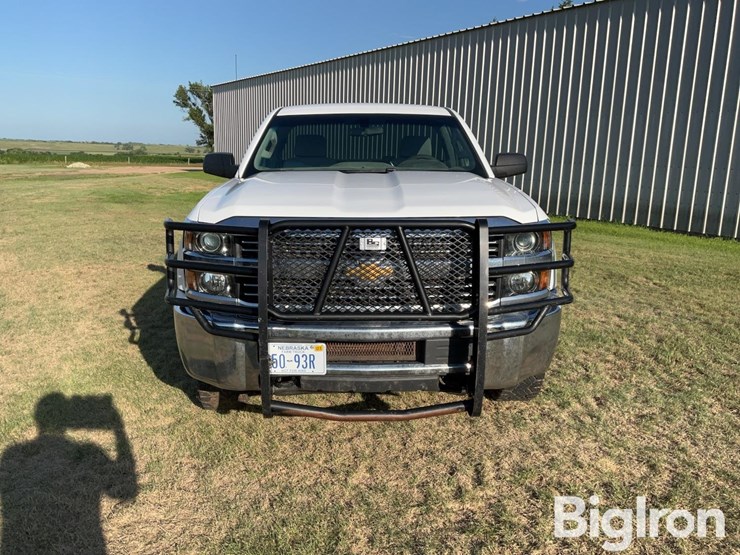 2018-chevrolet-silverado-2500hd-image-2