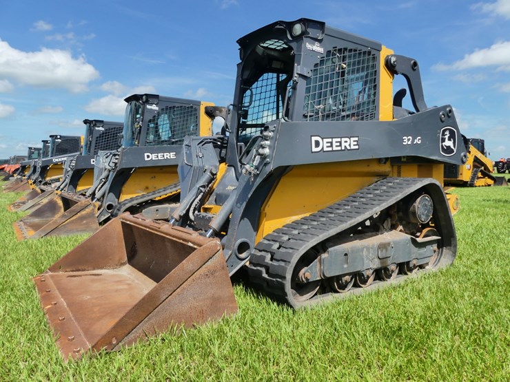 deere-325g-image-1