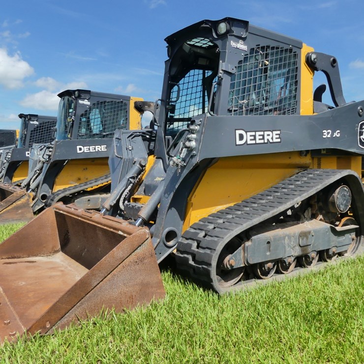 DEERE 325G