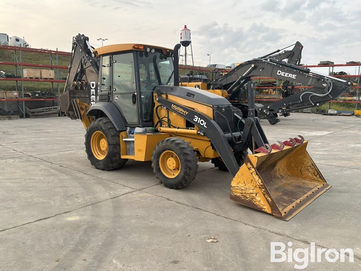 2018-deere-310l-image-3