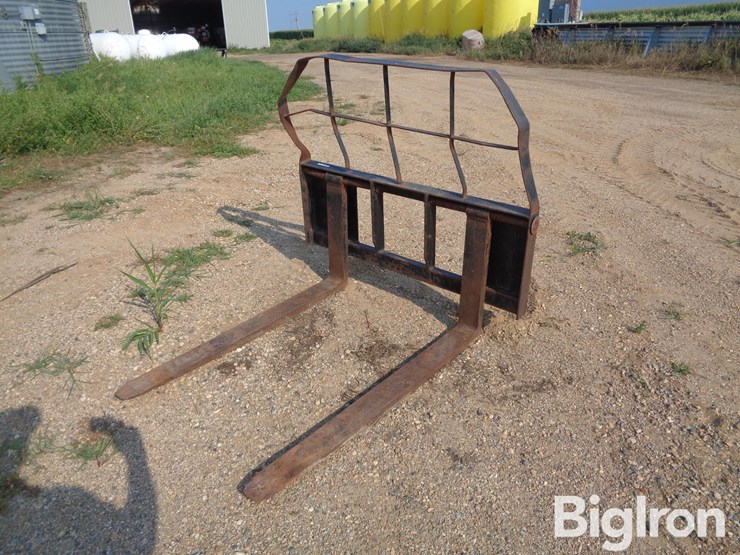 m's-repair-pallet-forks-skid-steer-attachment-image-1