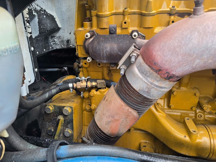 2000-peterbilt-379-image-55