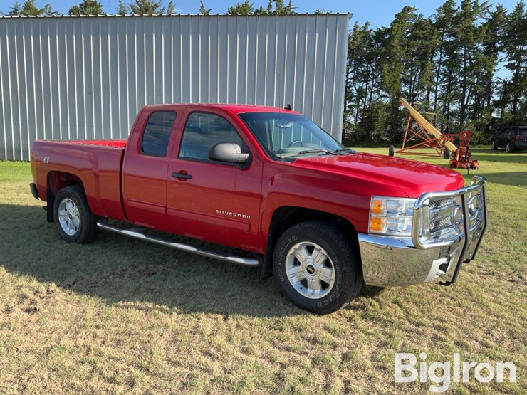 2013-chevrolet-1500-image-3