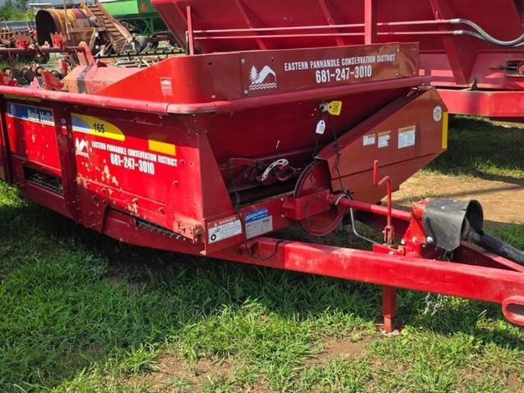 2019-new-holland-165-image-1