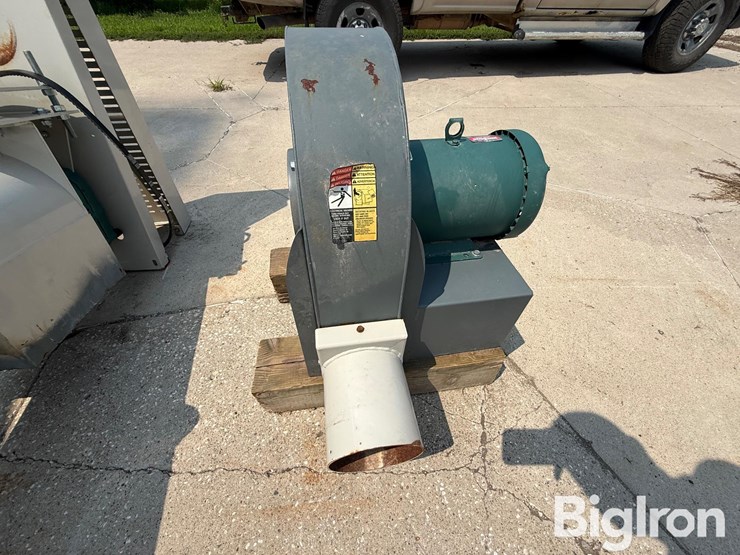 kleenair-self-powered-xl-14"-grain-screener-image-16