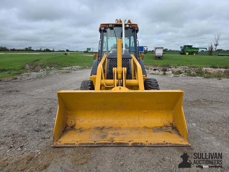 2005-deere-410g-image-2