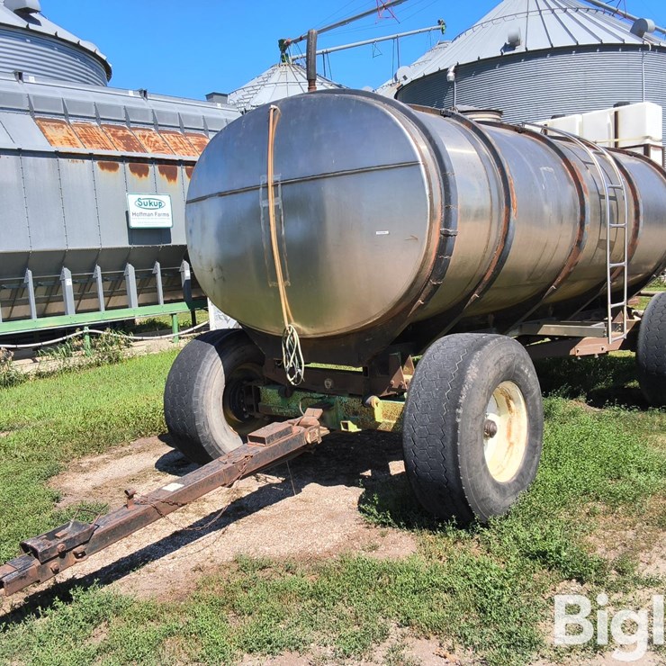 CUSTOM TRAILER