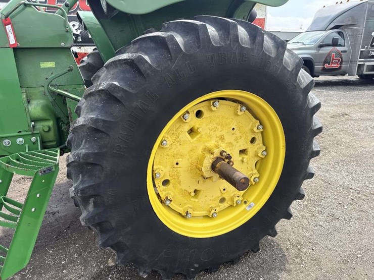 john-deere-4320-image-10