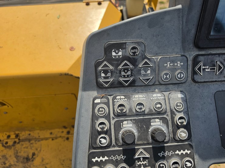 caterpillar-ap-1055f-image-36