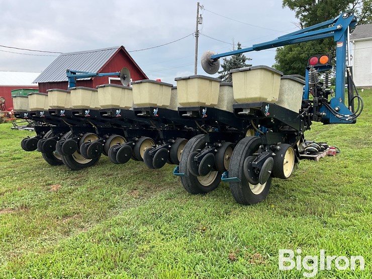 2000-kinze-2000-image-5