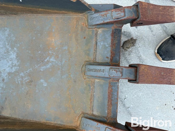 skid-steer-stump-bucket-image-10