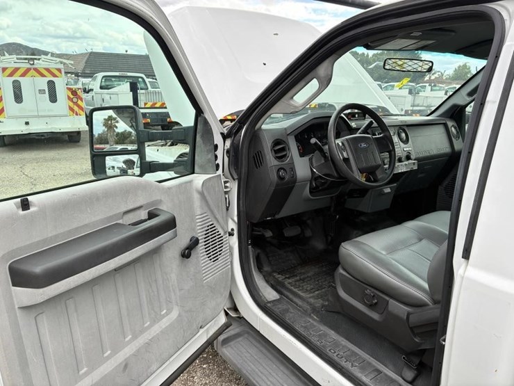 2012-ford-f350-sd-image-13
