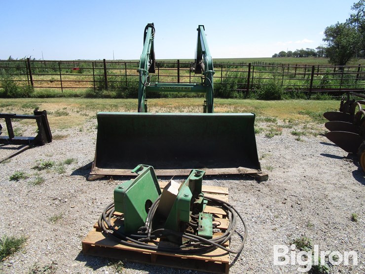 john-deere-725-image-2