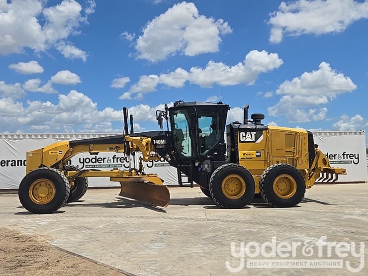 2016-caterpillar-140m3-awd-image-2