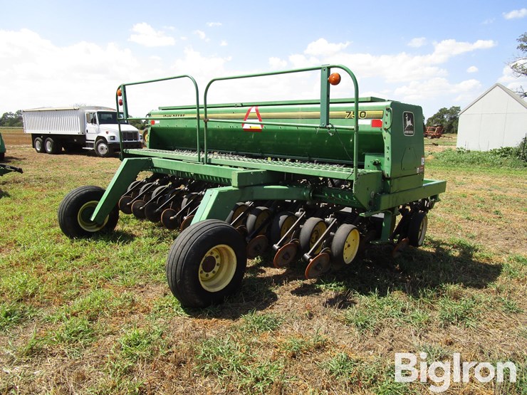 john-deere-750-image-5