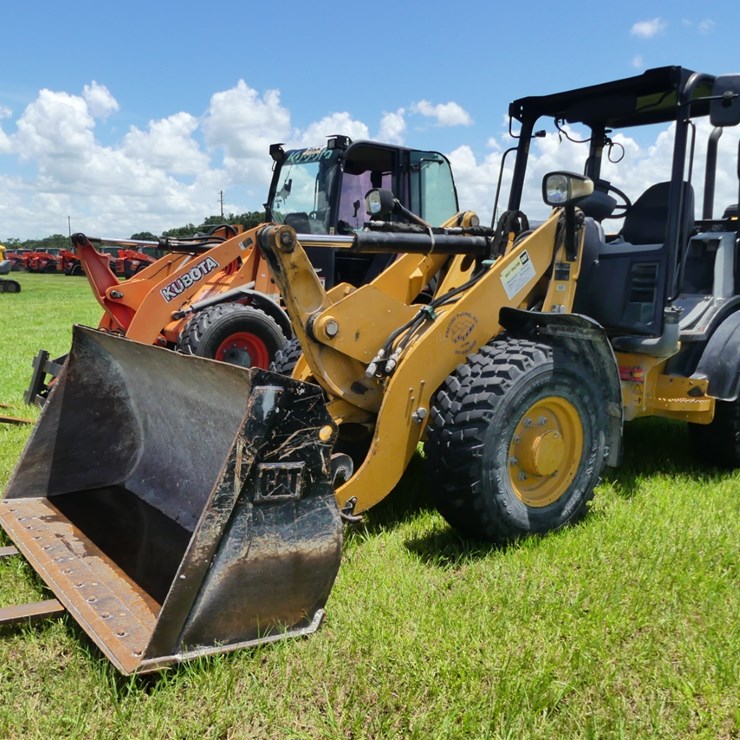 CATERPILLAR 906M