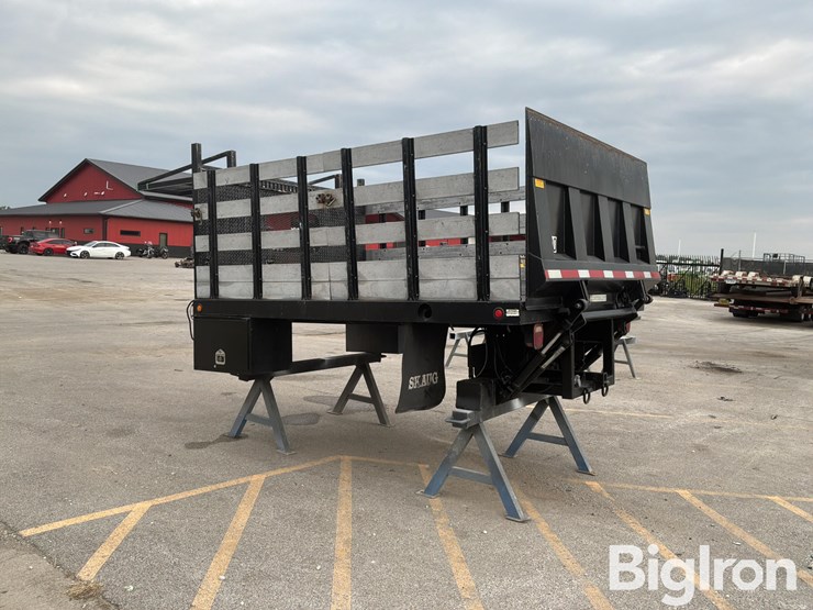 2020-massey-ferguson-730-image-7