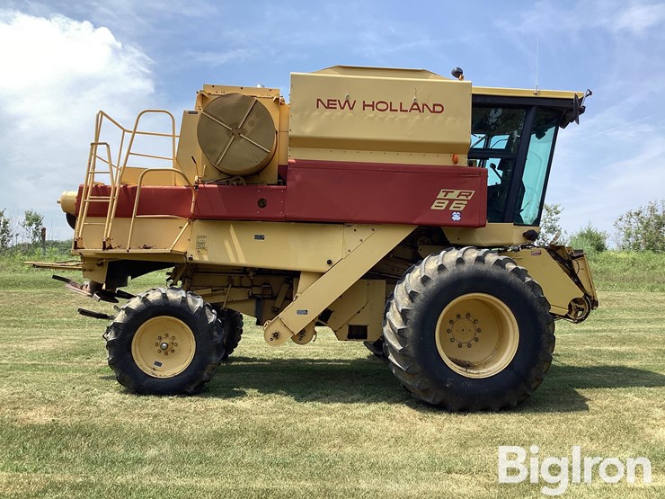 1986-new-holland-tr86-image-4