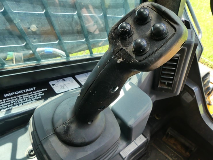deere-331g-image-15