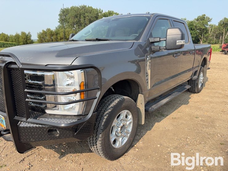 2025-ford-f350-image-10
