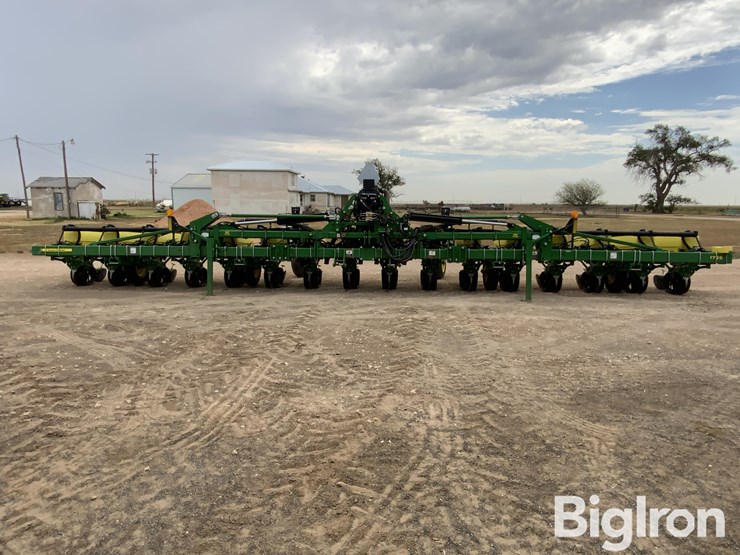 2020-john-deere-1725-image-6