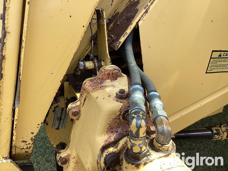 1986-new-holland-tr86-image-13