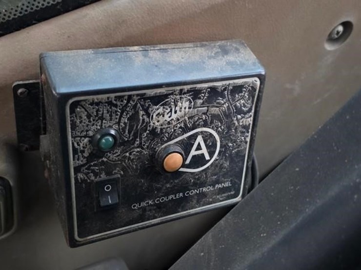 2011-deere-240d-lc-image-90